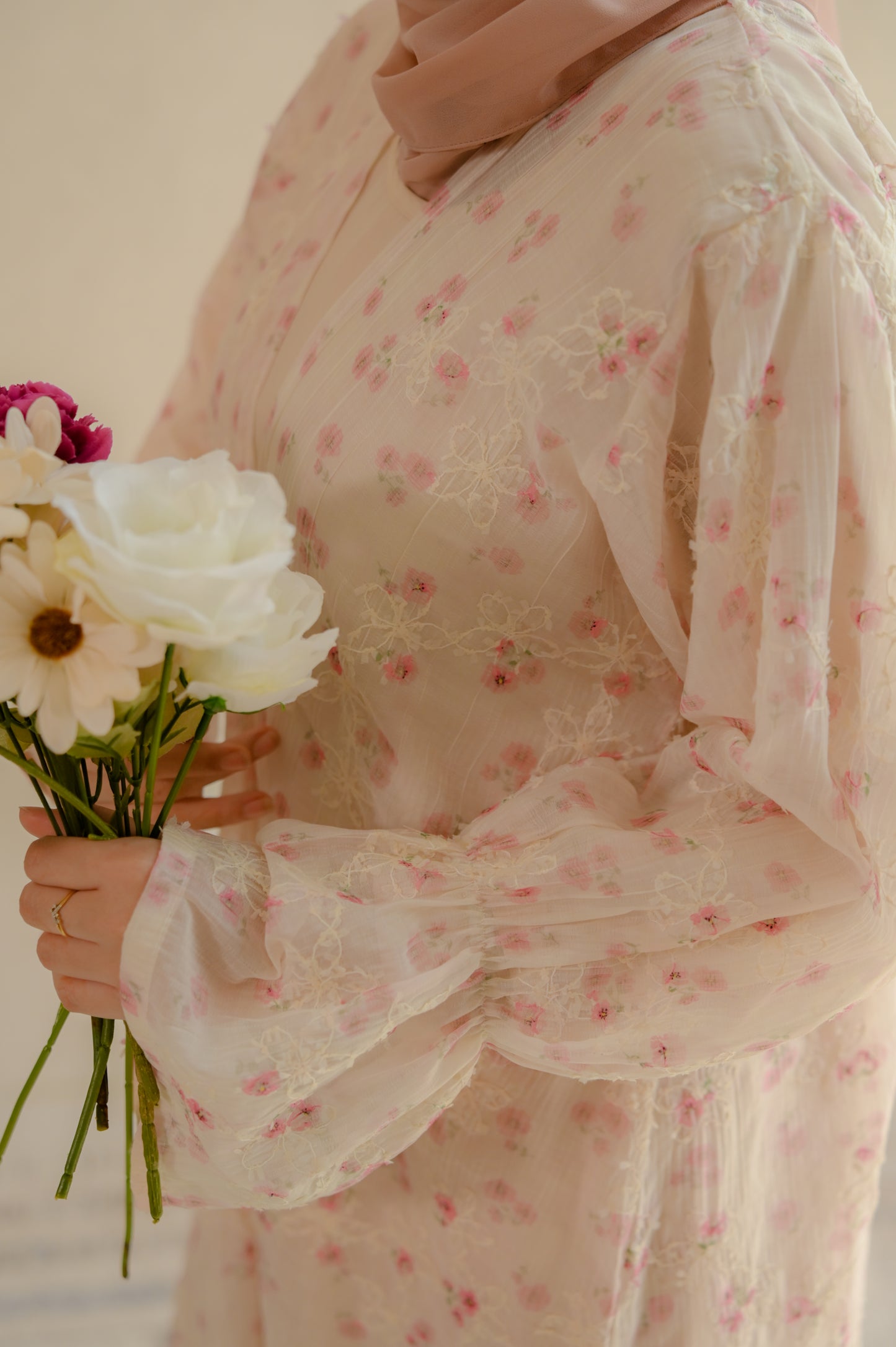 .Petal Whisper Abaya