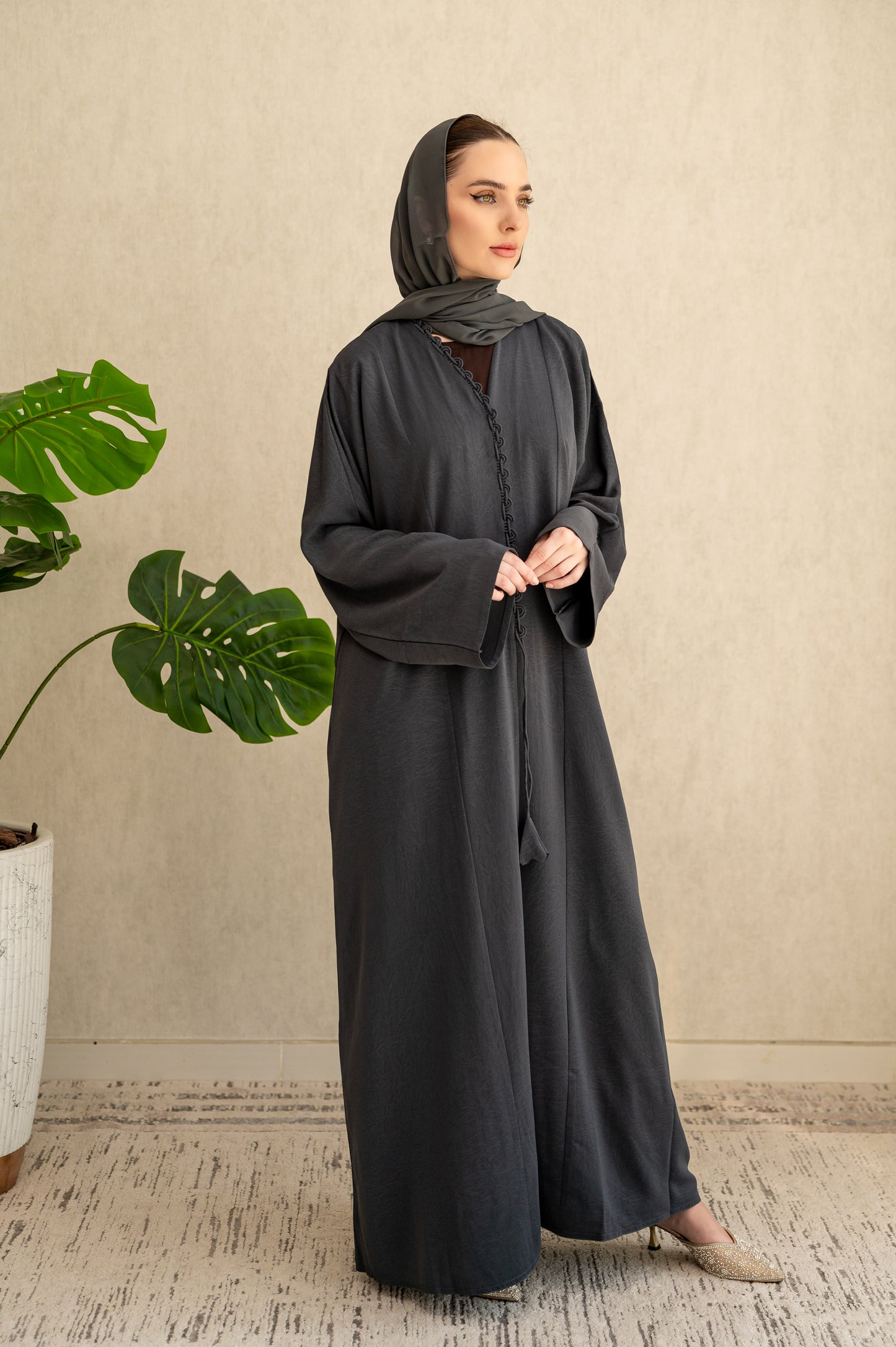 Charcoal Chain Trim Abaya
