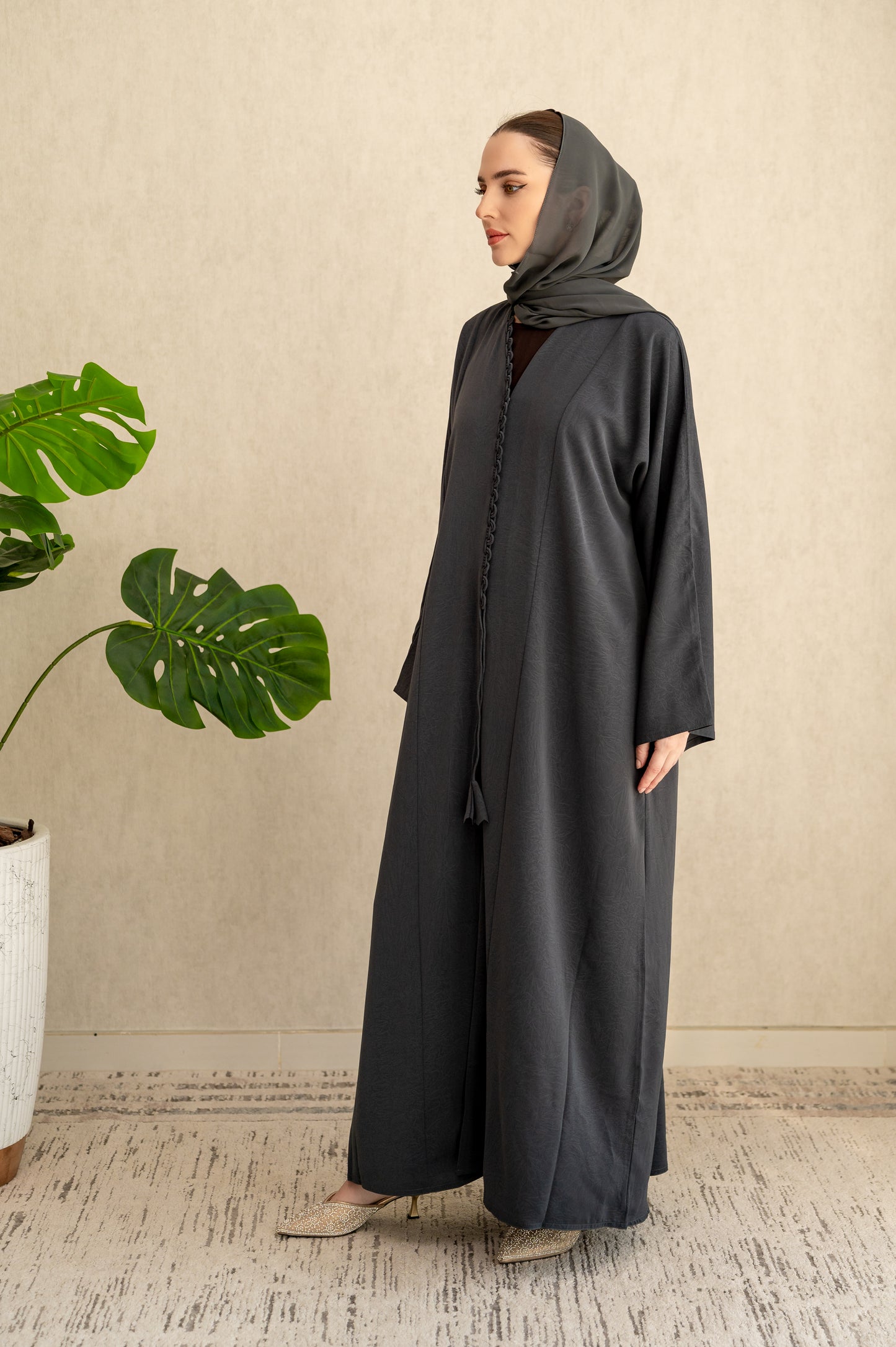 Charcoal Chain Trim Abaya