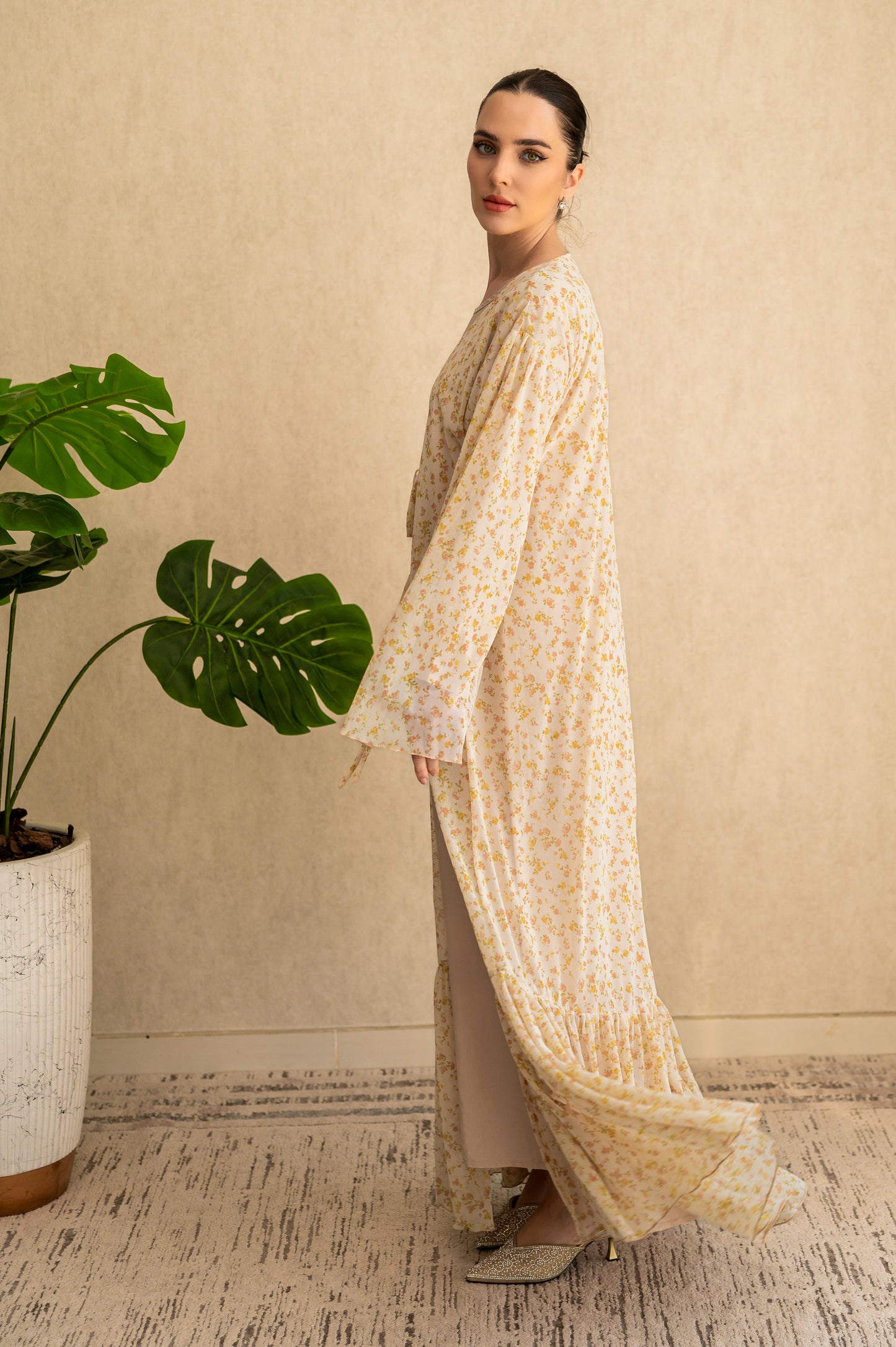 Soft Bloom Tie-Front Abaya