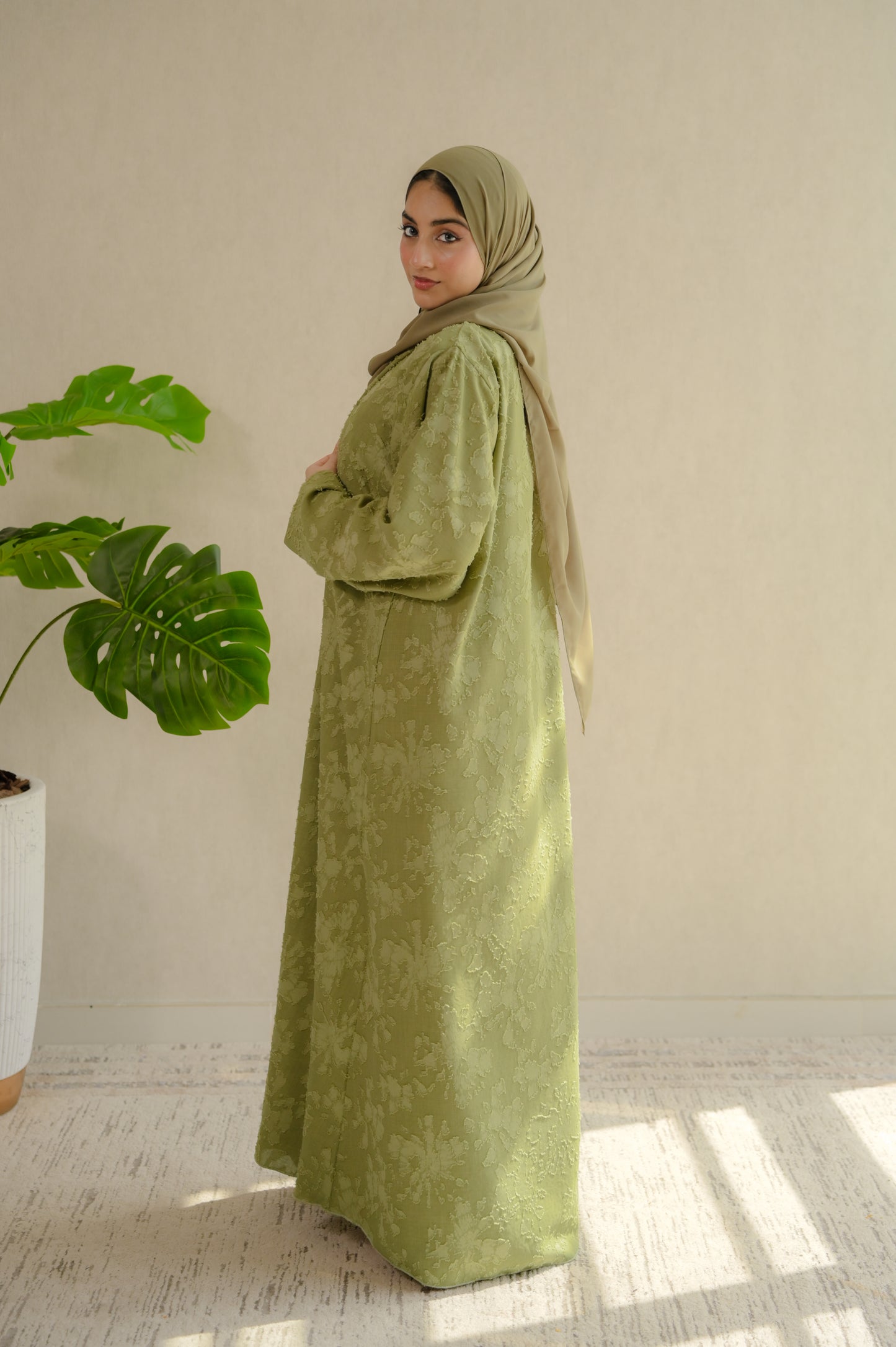.                   Summer breeze abaya - Matcha
