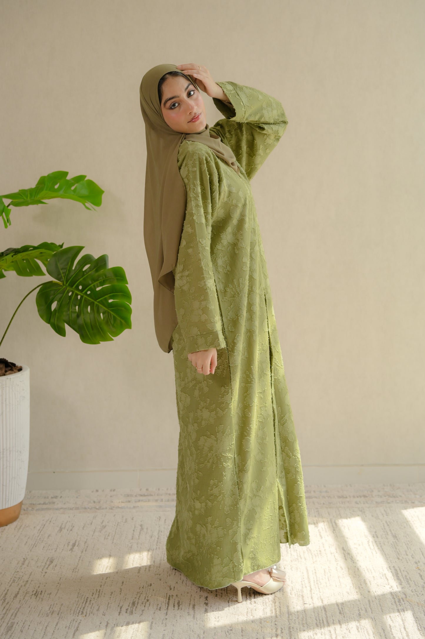 .                   Summer breeze abaya - Matcha