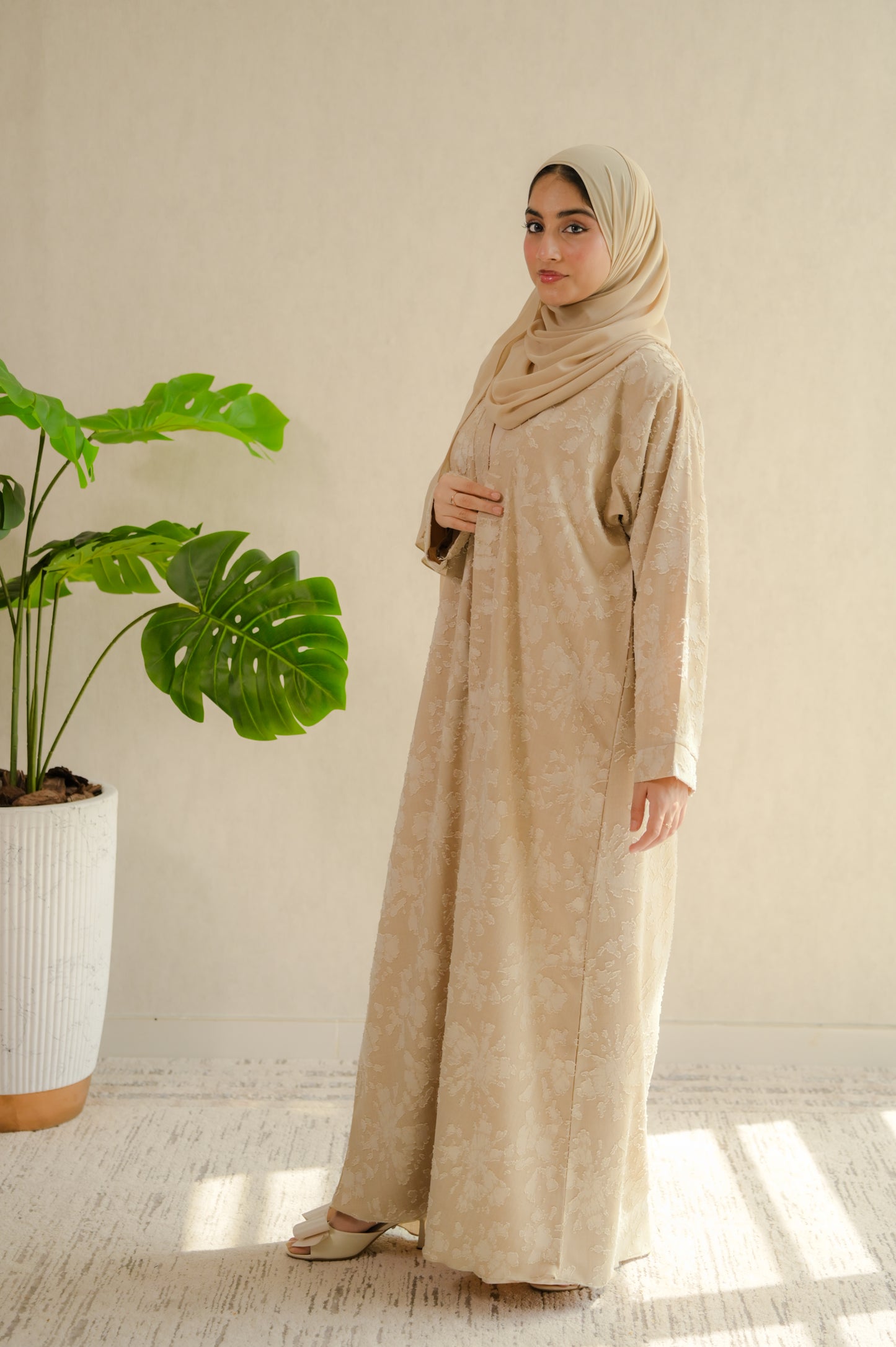 .                                             Summer breeze abaya - Beige