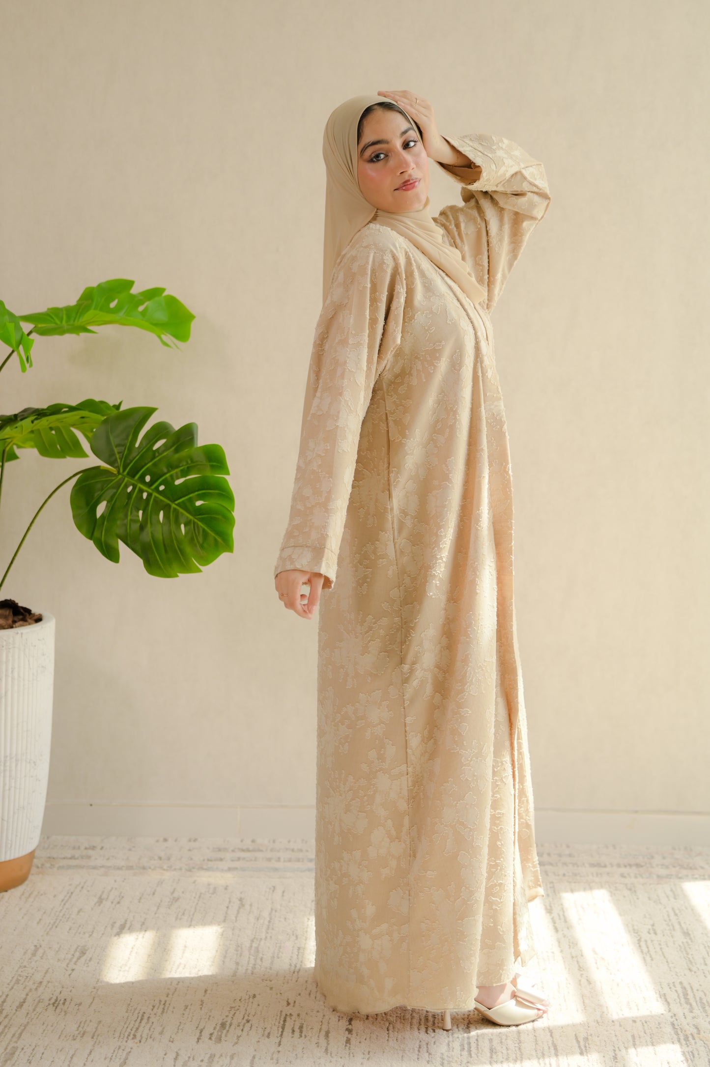 .                                             Summer breeze abaya - Beige