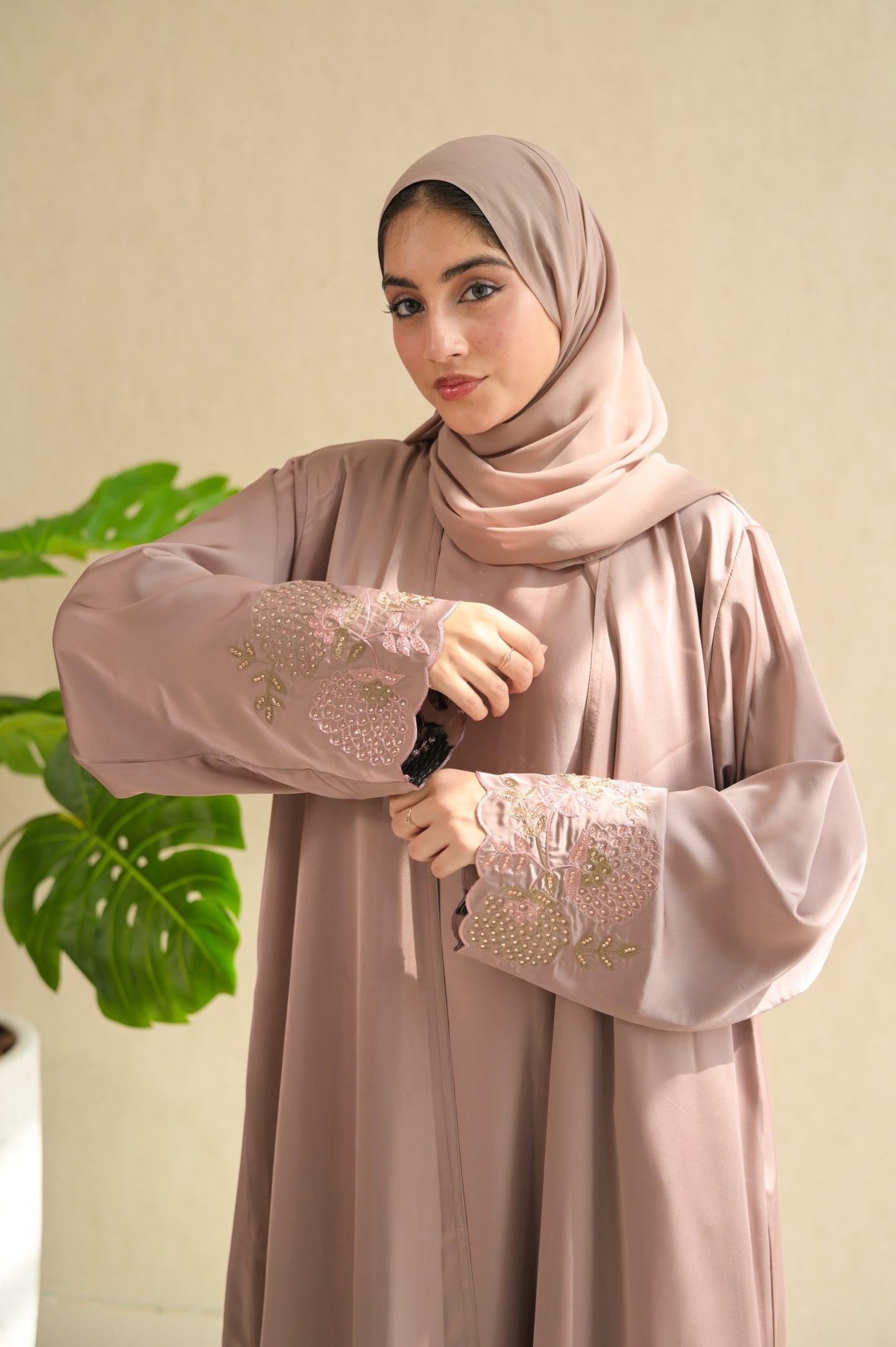 .      Rimas Abaya Set